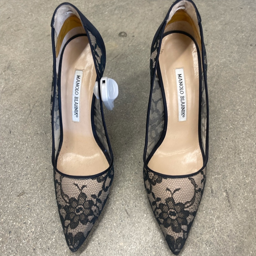 Size 8.5 Manolo Blahnik - black lace, excellent condition. Worn for one event.
